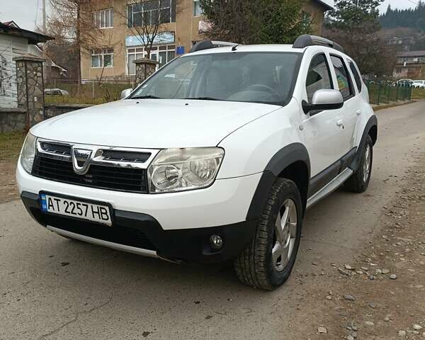 Белый Дачия Duster, объемом двигателя 1.5 л и пробегом 257 тыс. км за 8400 $, фото 6 на Automoto.ua