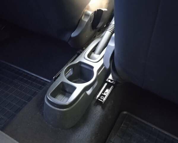 Белый Дачия Duster, объемом двигателя 1.6 л и пробегом 162 тыс. км за 7800 $, фото 13 на Automoto.ua