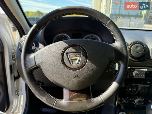 Білий Дачія Duster, об'ємом двигуна 1.46 л та пробігом 241 тис. км за 8900 $, фото 31 на Automoto.ua