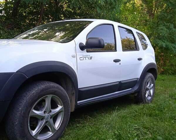Белый Дачия Duster, объемом двигателя 1.6 л и пробегом 162 тыс. км за 7800 $, фото 4 на Automoto.ua