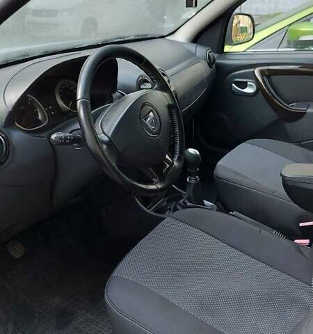 Дачия Duster 2011 в Тернополе на Automoto.ua Белый Дачия Duster, объемом двигателя 1.46 л и пробегом 179 тыс. км за 9900 $, фото 12 на Automoto.ua