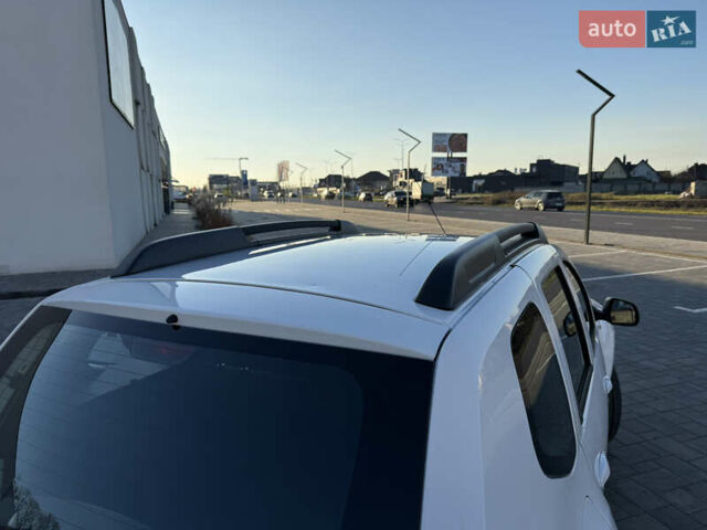 Білий Дачія Duster, об'ємом двигуна 1.6 л та пробігом 153 тис. км за 8999 $, фото 19 на Automoto.ua