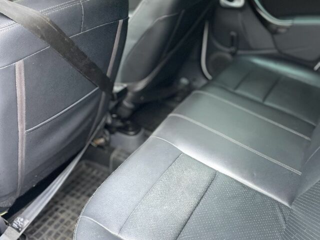 Белый Дачия Duster, объемом двигателя 1.5 л и пробегом 238 тыс. км за 7300 $, фото 2 на Automoto.ua