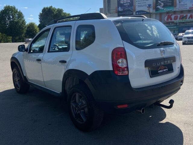 Белый Дачия Duster, объемом двигателя 1.6 л и пробегом 186 тыс. км за 7800 $, фото 2 на Automoto.ua