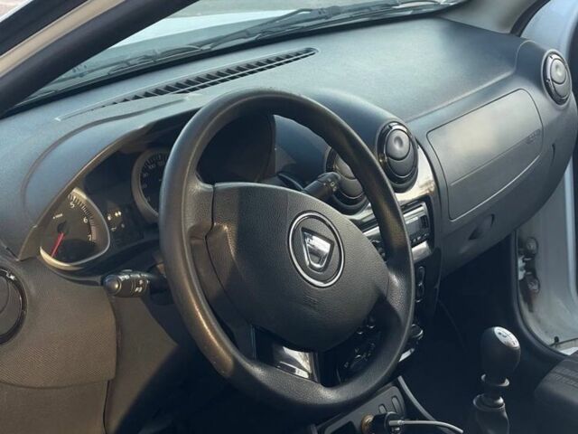 Белый Дачия Duster, объемом двигателя 1.5 л и пробегом 282 тыс. км за 7999 $, фото 4 на Automoto.ua