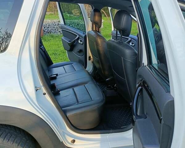 Белый Дачия Duster, объемом двигателя 1.5 л и пробегом 257 тыс. км за 8400 $, фото 19 на Automoto.ua