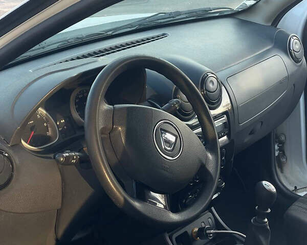 Белый Дачия Duster, объемом двигателя 1.5 л и пробегом 298 тыс. км за 7999 $, фото 7 на Automoto.ua