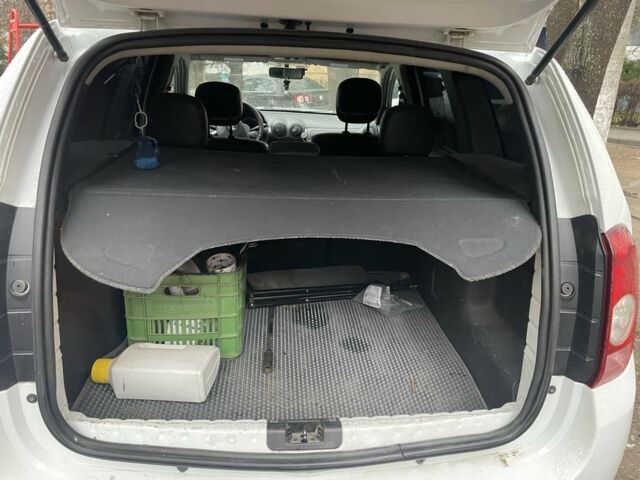 Белый Дачия Duster, объемом двигателя 1.5 л и пробегом 150 тыс. км за 7700 $, фото 7 на Automoto.ua