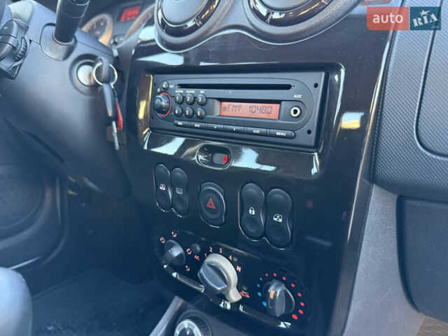 Білий Дачія Duster, об'ємом двигуна 1.6 л та пробігом 153 тис. км за 8999 $, фото 43 на Automoto.ua