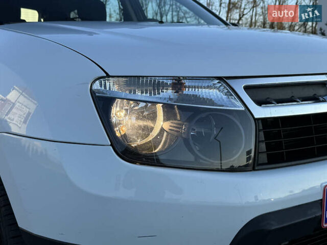 Білий Дачія Duster, об'ємом двигуна 1.6 л та пробігом 153 тис. км за 8999 $, фото 5 на Automoto.ua