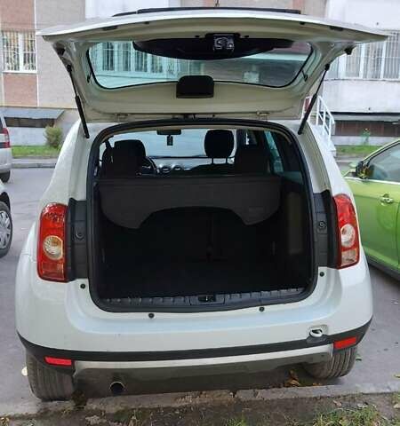 Дачия Duster 2011 в Тернополе на Automoto.ua Белый Дачия Duster, объемом двигателя 1.46 л и пробегом 179 тыс. км за 9900 $, фото 20 на Automoto.ua