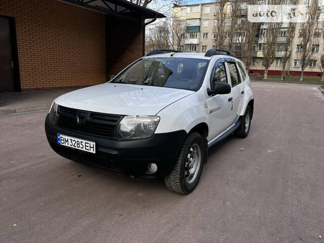 Белый Дачия Duster, объемом двигателя 1.6 л и пробегом 133 тыс. км за 8300 $, фото 2 на Automoto.ua