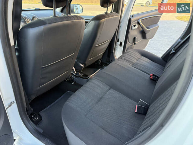 Білий Дачія Duster, об'ємом двигуна 1.6 л та пробігом 153 тис. км за 8999 $, фото 33 на Automoto.ua