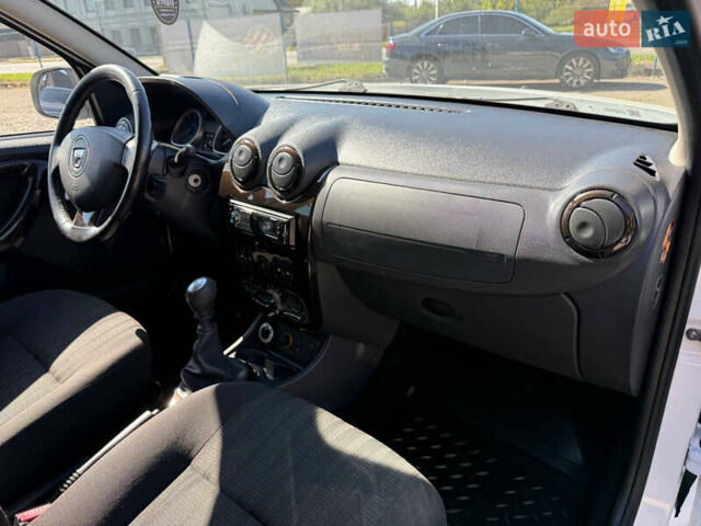 Білий Дачія Duster, об'ємом двигуна 1.46 л та пробігом 241 тис. км за 8900 $, фото 21 на Automoto.ua