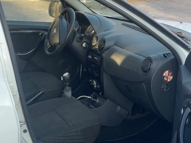 Белый Дачия Duster, объемом двигателя 1.5 л и пробегом 282 тыс. км за 7999 $, фото 5 на Automoto.ua