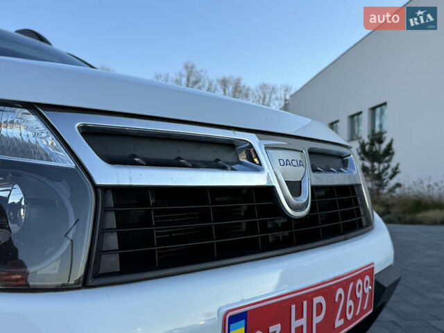 Білий Дачія Duster, об'ємом двигуна 1.6 л та пробігом 153 тис. км за 8999 $, фото 18 на Automoto.ua