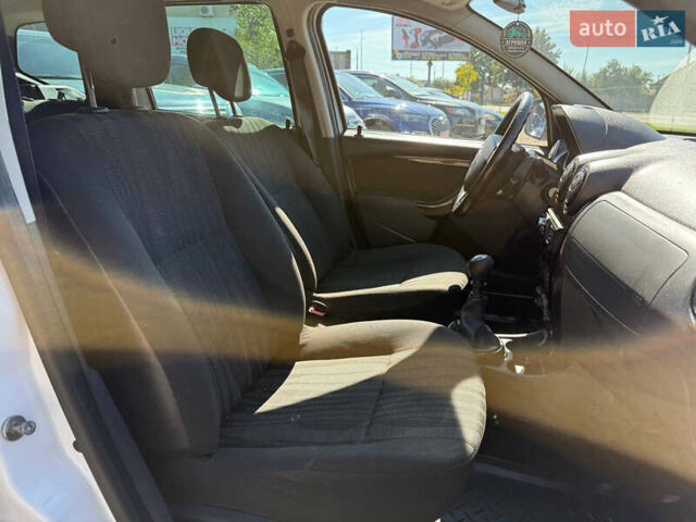 Білий Дачія Duster, об'ємом двигуна 1.46 л та пробігом 241 тис. км за 8900 $, фото 19 на Automoto.ua