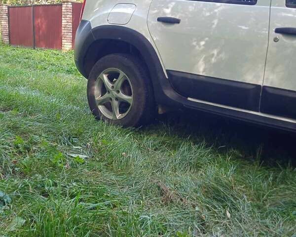 Белый Дачия Duster, объемом двигателя 1.6 л и пробегом 162 тыс. км за 7800 $, фото 7 на Automoto.ua