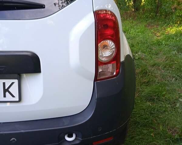 Белый Дачия Duster, объемом двигателя 1.6 л и пробегом 162 тыс. км за 7800 $, фото 16 на Automoto.ua