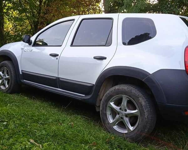 Белый Дачия Duster, объемом двигателя 1.6 л и пробегом 162 тыс. км за 7800 $, фото 2 на Automoto.ua