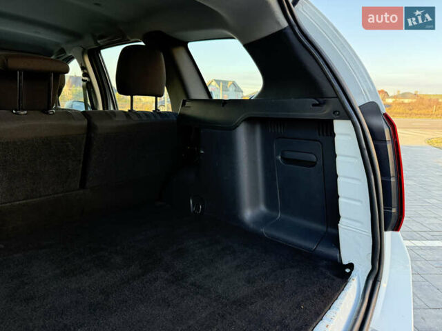 Білий Дачія Duster, об'ємом двигуна 1.6 л та пробігом 153 тис. км за 8999 $, фото 22 на Automoto.ua