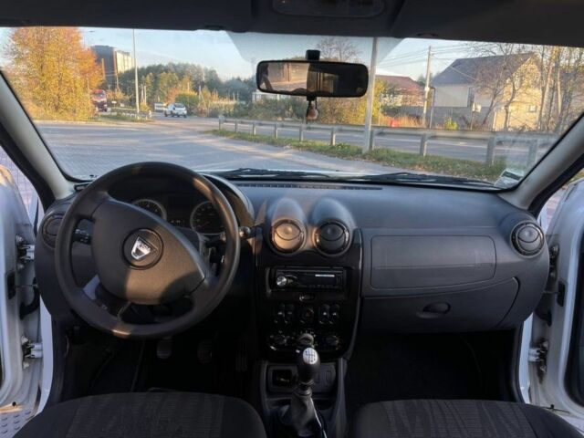 Белый Дачия Duster, объемом двигателя 1.5 л и пробегом 282 тыс. км за 7999 $, фото 8 на Automoto.ua