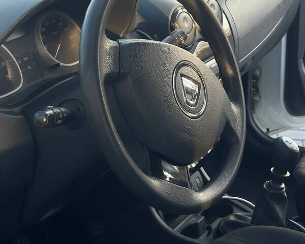 Белый Дачия Duster, объемом двигателя 1.5 л и пробегом 298 тыс. км за 7999 $, фото 11 на Automoto.ua