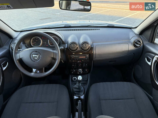 Білий Дачія Duster, об'ємом двигуна 1.6 л та пробігом 153 тис. км за 8999 $, фото 36 на Automoto.ua