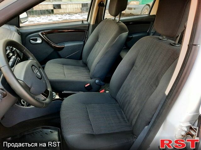 Белый Дачия Duster, объемом двигателя 16 л и пробегом 182 тыс. км за 8700 $, фото 10 на Automoto.ua