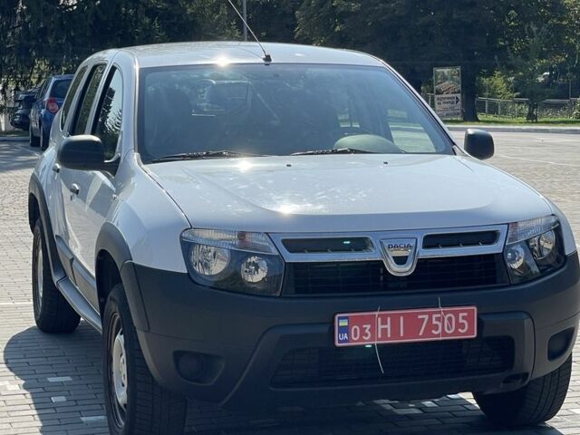 Белый Дачия Duster, объемом двигателя 1.6 л и пробегом 235 тыс. км за 7300 $, фото 1 на Automoto.ua