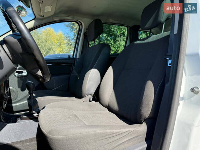 Білий Дачія Duster, об'ємом двигуна 1.46 л та пробігом 241 тис. км за 8900 $, фото 13 на Automoto.ua