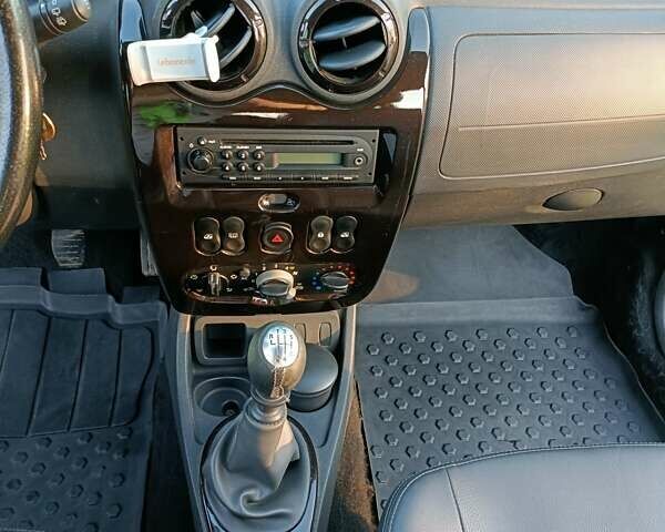 Белый Дачия Duster, объемом двигателя 1.5 л и пробегом 257 тыс. км за 8400 $, фото 13 на Automoto.ua