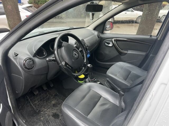 Белый Дачия Duster, объемом двигателя 1.5 л и пробегом 150 тыс. км за 7700 $, фото 4 на Automoto.ua