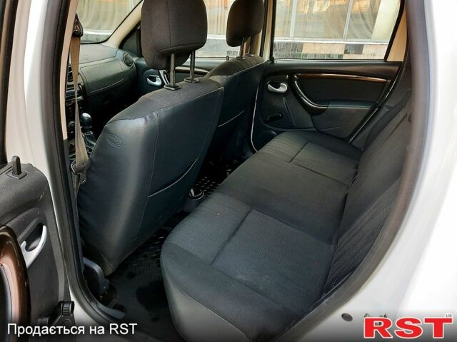 Белый Дачия Duster, объемом двигателя 16 л и пробегом 182 тыс. км за 8700 $, фото 11 на Automoto.ua