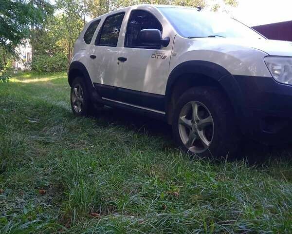 Белый Дачия Duster, объемом двигателя 1.6 л и пробегом 162 тыс. км за 7800 $, фото 6 на Automoto.ua