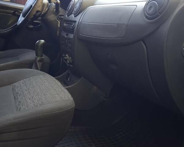 Белый Дачия Duster, объемом двигателя 1.6 л и пробегом 162 тыс. км за 7800 $, фото 18 на Automoto.ua