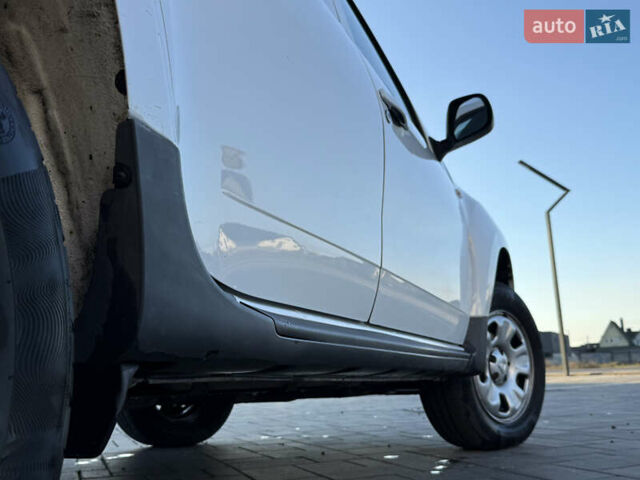Білий Дачія Duster, об'ємом двигуна 1.6 л та пробігом 153 тис. км за 8999 $, фото 14 на Automoto.ua