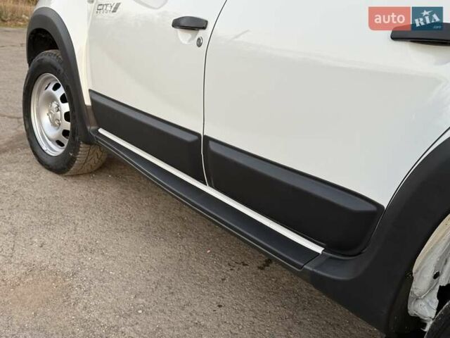 Білий Дачія Duster, об'ємом двигуна 1.5 л та пробігом 182 тис. км за 8999 $, фото 19 на Automoto.ua