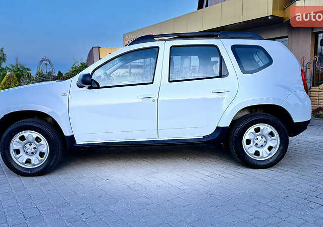 Белый Дачия Duster, объемом двигателя 1.5 л и пробегом 200 тыс. км за 8999 $, фото 4 на Automoto.ua