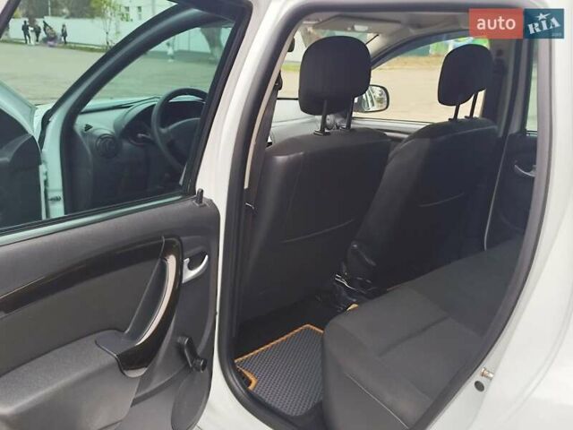 Белый Дачия Duster, объемом двигателя 1.5 л и пробегом 168 тыс. км за 10700 $, фото 23 на Automoto.ua