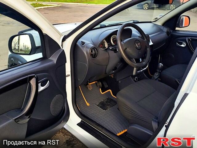 Білий Дачія Duster, об'ємом двигуна 1.5 л та пробігом 168 тис. км за 10700 $, фото 8 на Automoto.ua