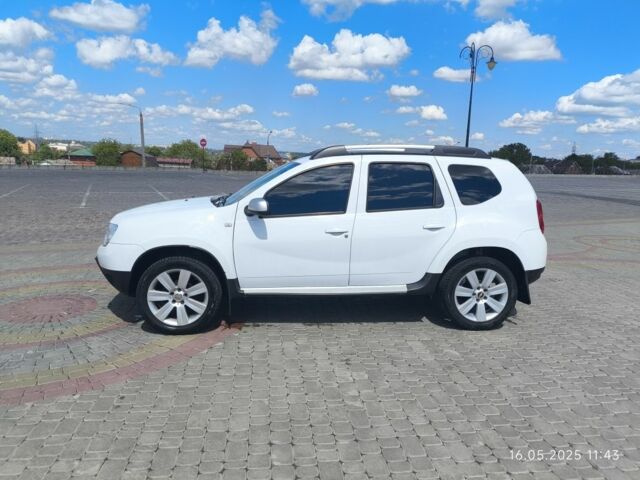 Белый Дачия Duster, объемом двигателя 1.6 л и пробегом 240 тыс. км за 8200 $, фото 1 на Automoto.ua