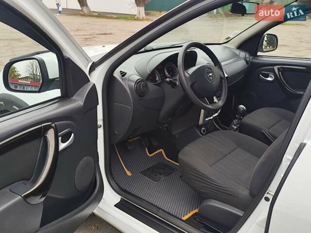 Белый Дачия Duster, объемом двигателя 1.5 л и пробегом 168 тыс. км за 10700 $, фото 24 на Automoto.ua