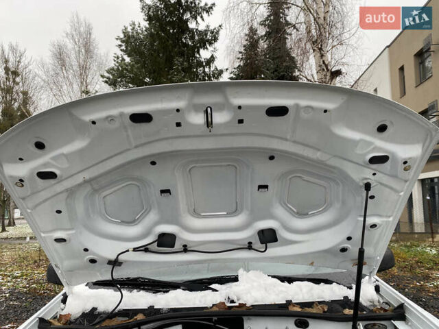 Білий Дачія Duster, об'ємом двигуна 1.6 л та пробігом 233 тис. км за 7100 $, фото 19 на Automoto.ua