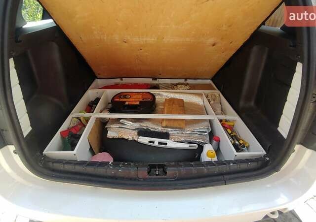 Білий Дачія Duster, об'ємом двигуна 1.6 л та пробігом 178 тис. км за 8800 $, фото 35 на Automoto.ua