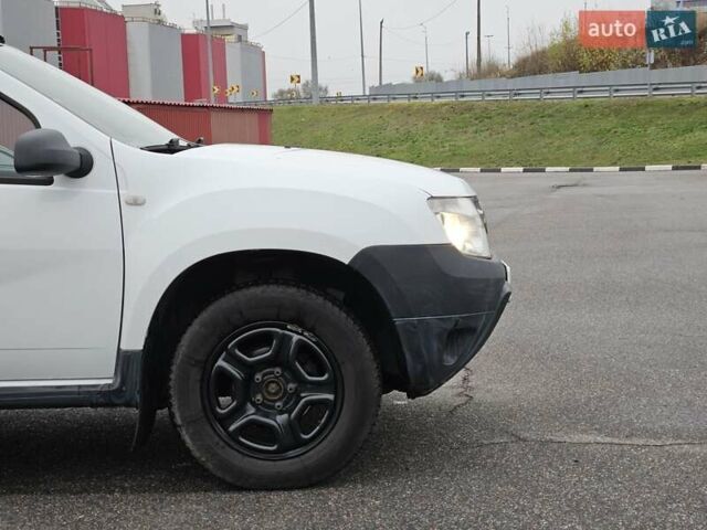 Білий Дачія Duster, об'ємом двигуна 1.6 л та пробігом 122 тис. км за 8300 $, фото 7 на Automoto.ua