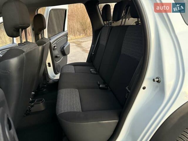 Білий Дачія Duster, об'ємом двигуна 1.5 л та пробігом 182 тис. км за 8999 $, фото 46 на Automoto.ua