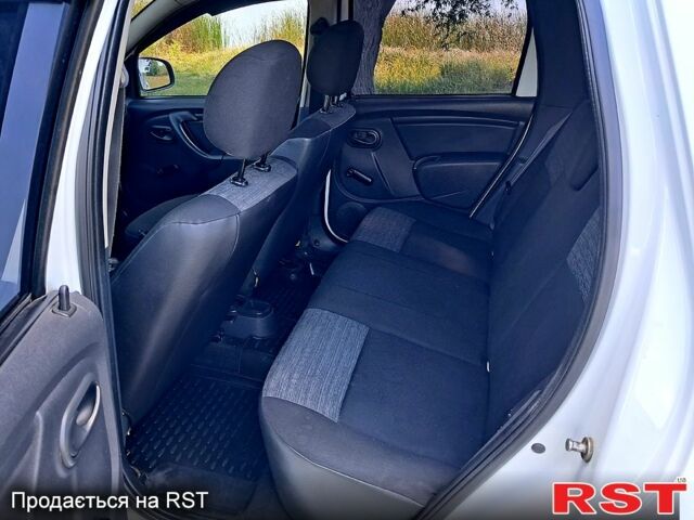 Белый Дачия Duster, объемом двигателя 1.6 л и пробегом 170 тыс. км за 8000 $, фото 11 на Automoto.ua