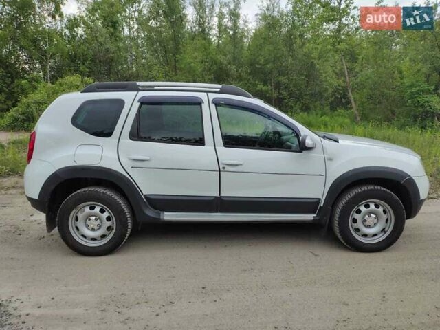 Белый Дачия Duster, объемом двигателя 1.5 л и пробегом 166 тыс. км за 9000 $, фото 3 на Automoto.ua