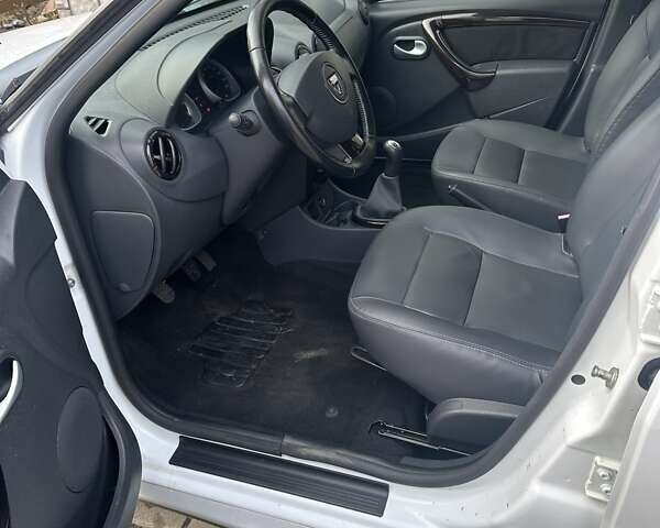 Белый Дачия Duster, объемом двигателя 1.5 л и пробегом 168 тыс. км за 8350 $, фото 17 на Automoto.ua